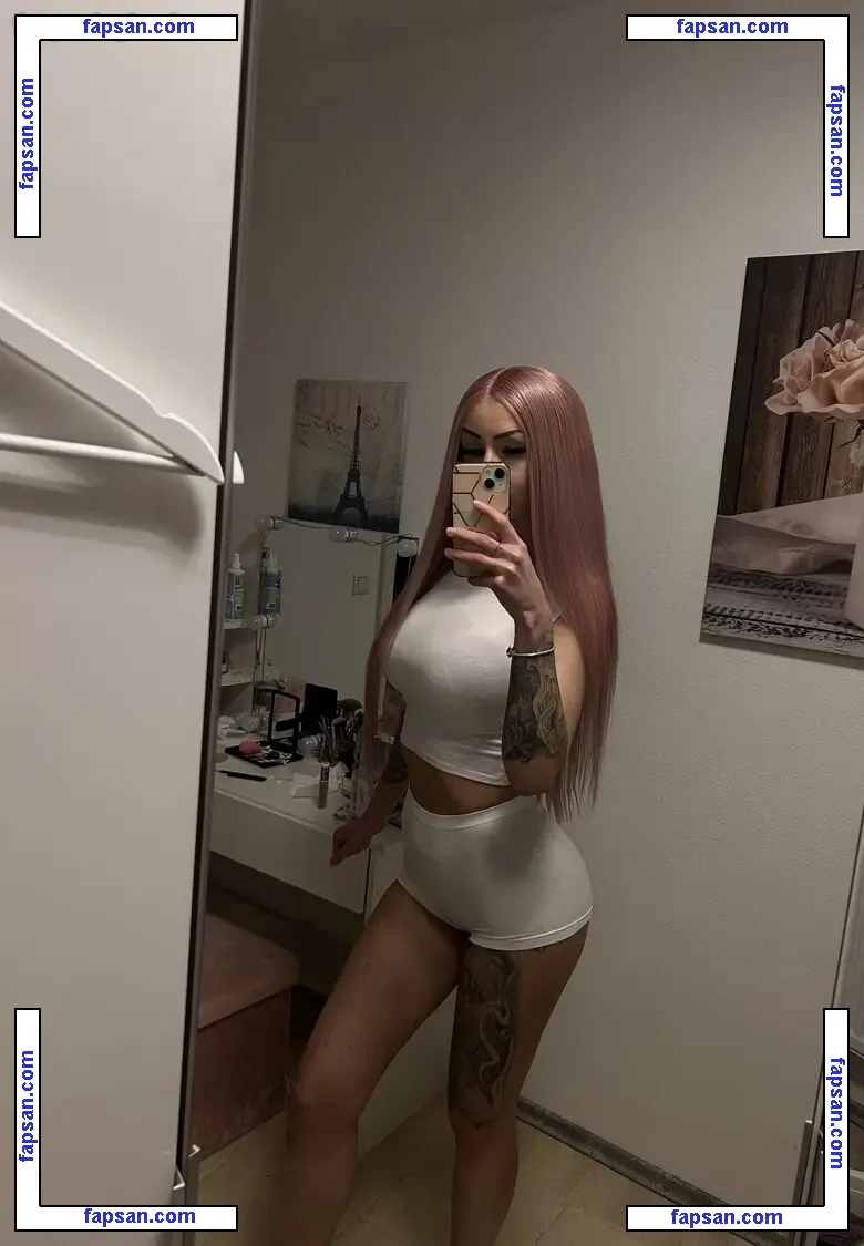 missxgrey22 nude photo #0019 from OnlyFans