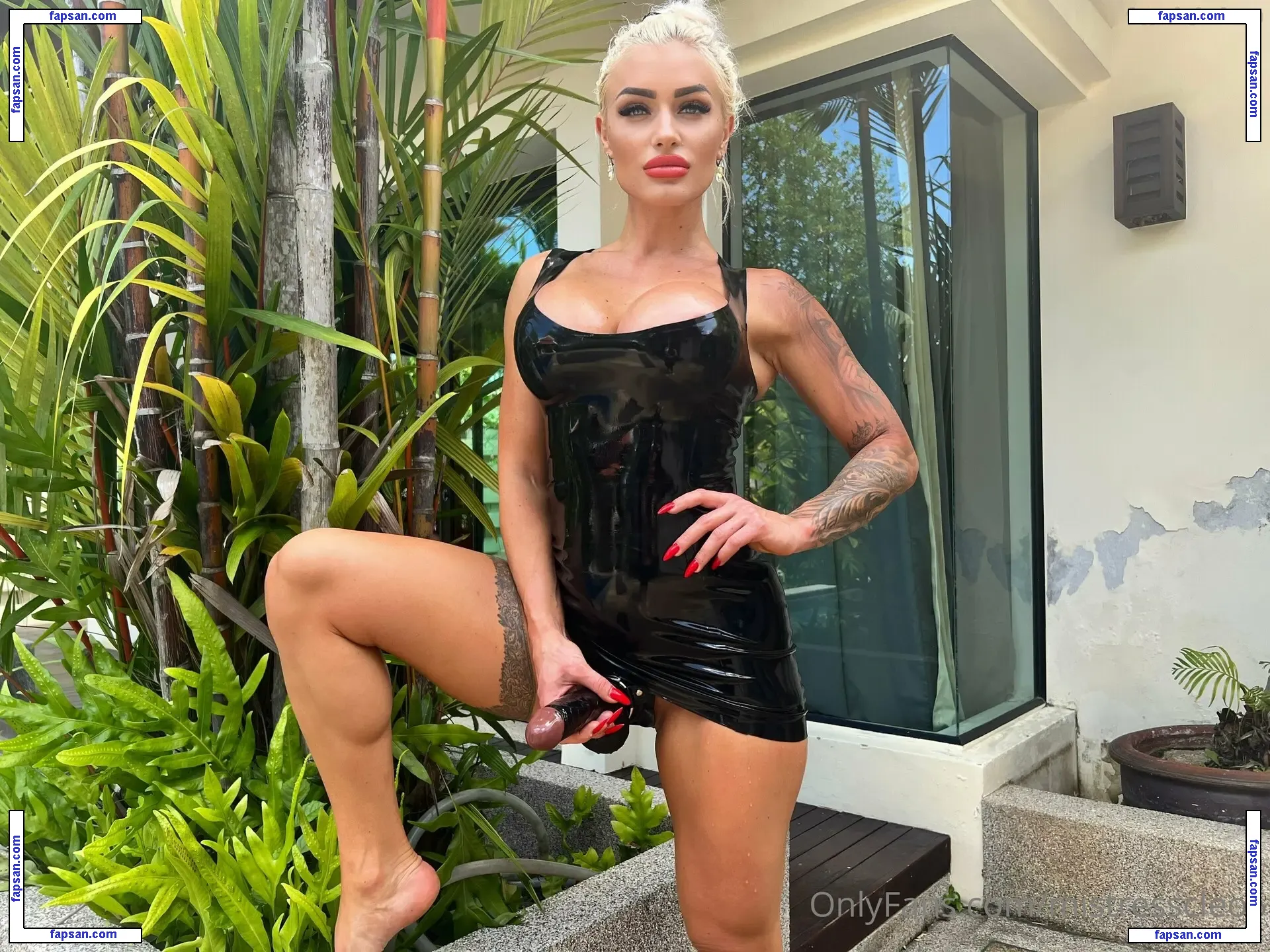 mistresscleo5 nude photo #0026 from OnlyFans