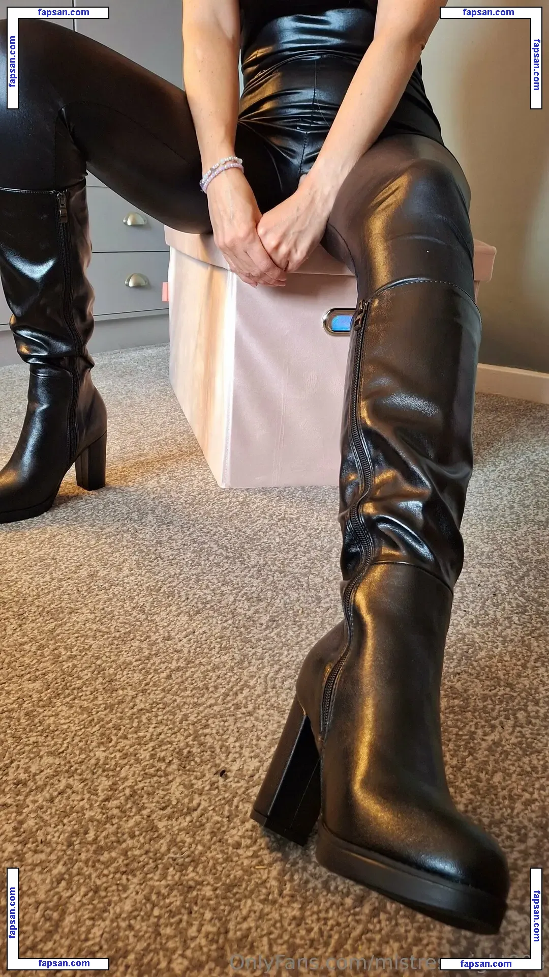 mistressnight998 nude photo #0021 from OnlyFans