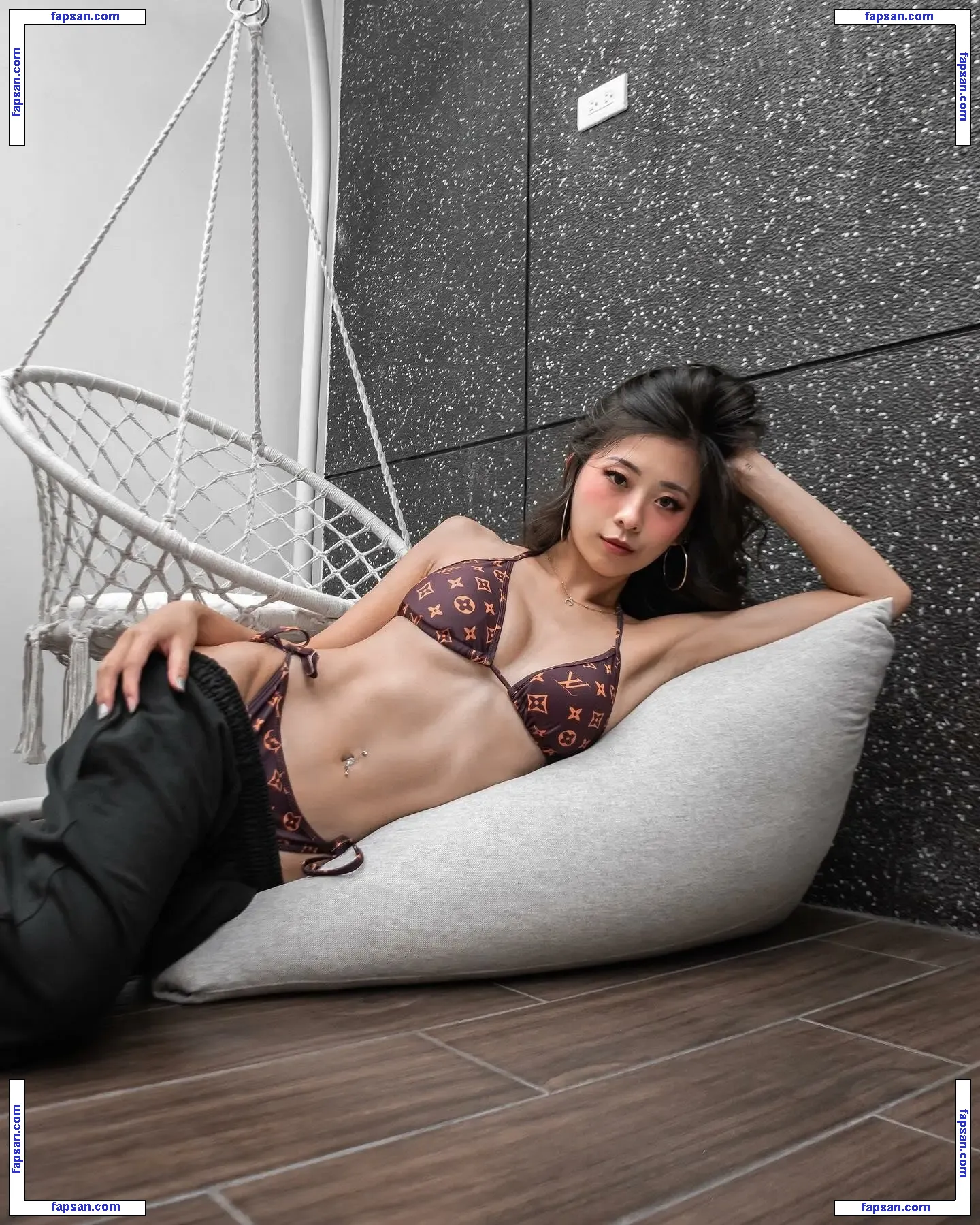 mlnewng голая фото #0011 с Онлифанс