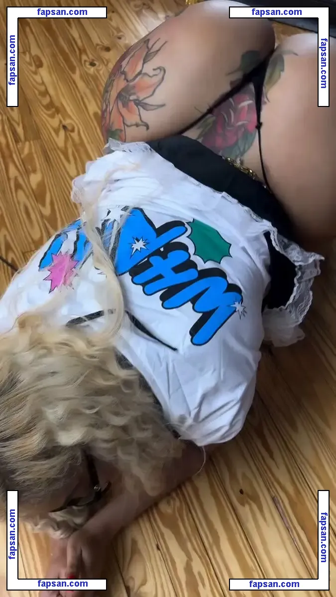 Mmilly28 nude photo #0001 from OnlyFans