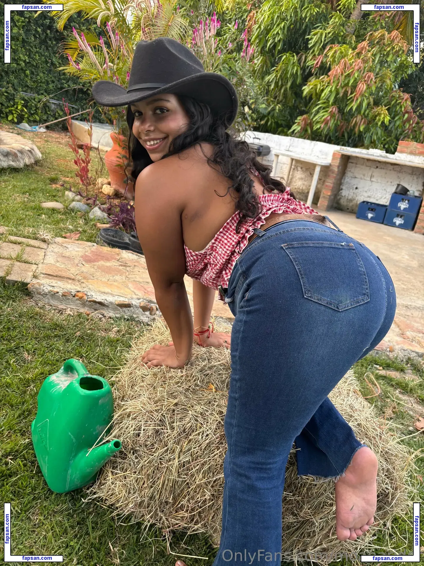 moanarider голая фото #0008 с Онлифанс