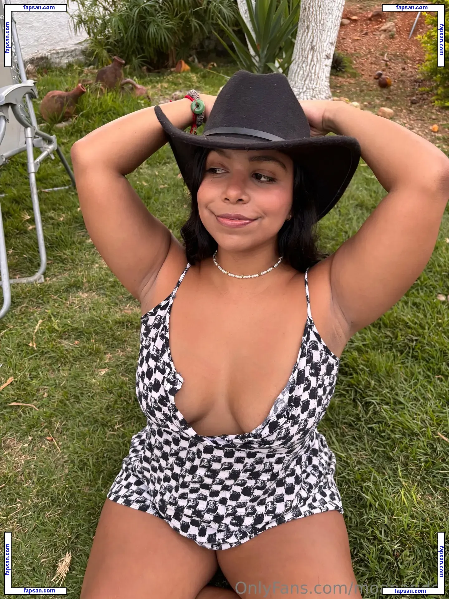 moanarider голая фото #0013 с Онлифанс