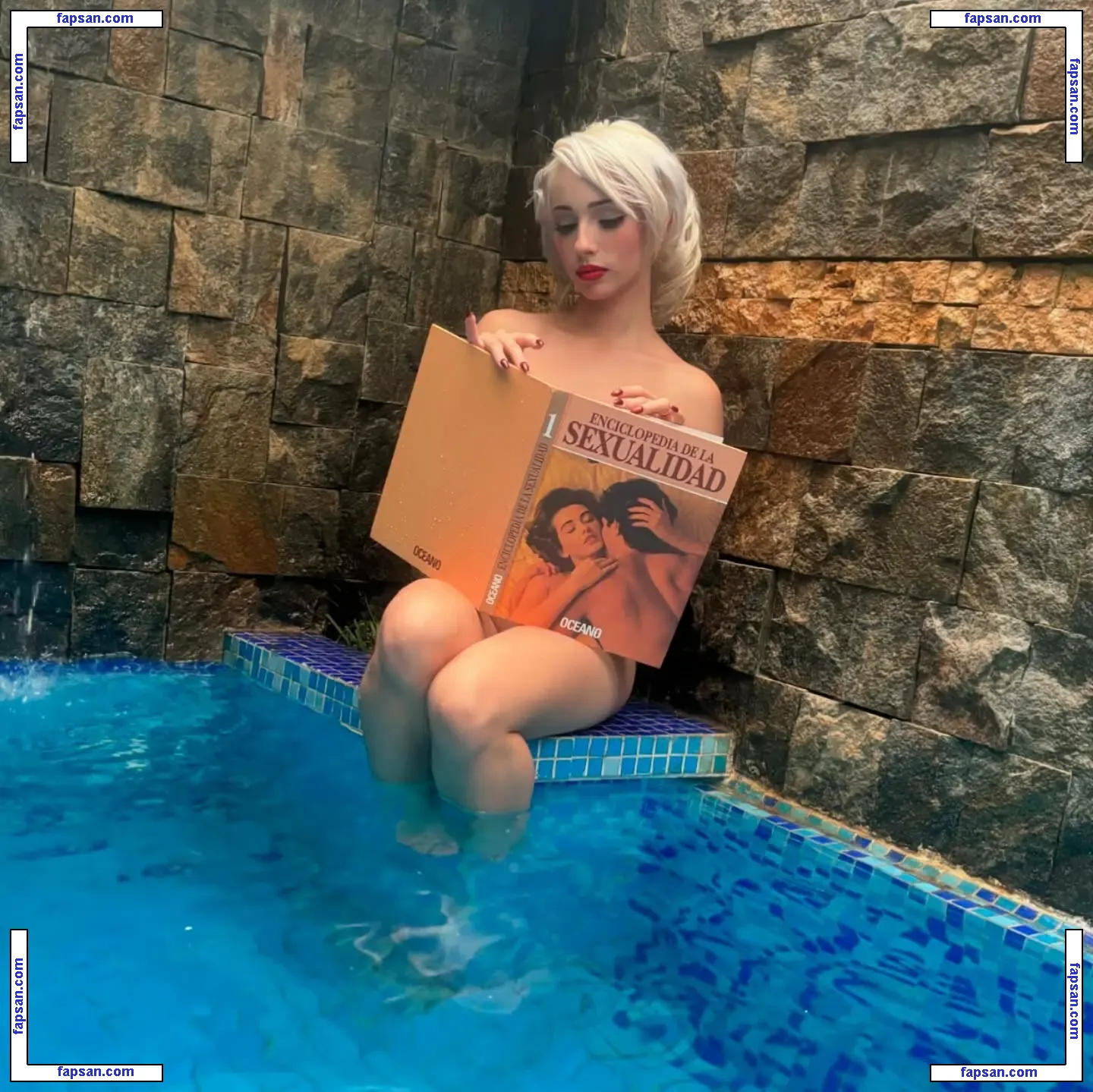 Mochidolll (Veroodle) nude photo #0010 from OnlyFans