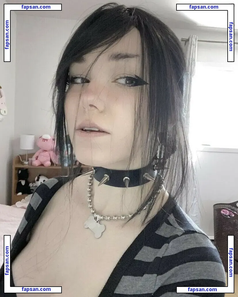 Moeponz / Cherryponz / Frill nude photo #0008 from OnlyFans