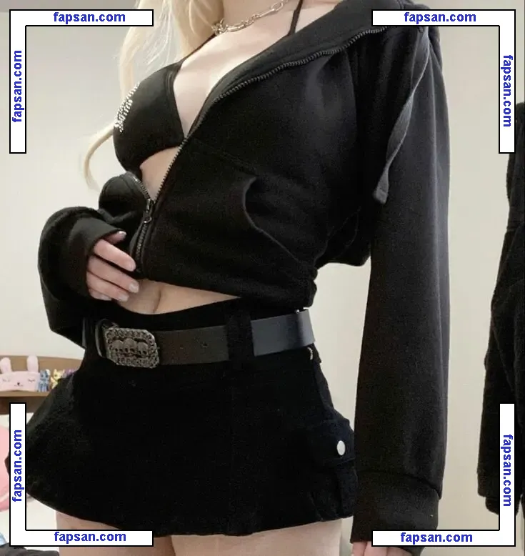 Moeponz голая фото #0006 с Онлифанс