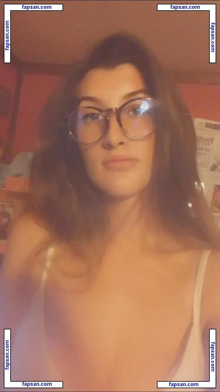 moistcassandra голая фото #0001 с Онлифанс