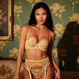 molauren nude #0011