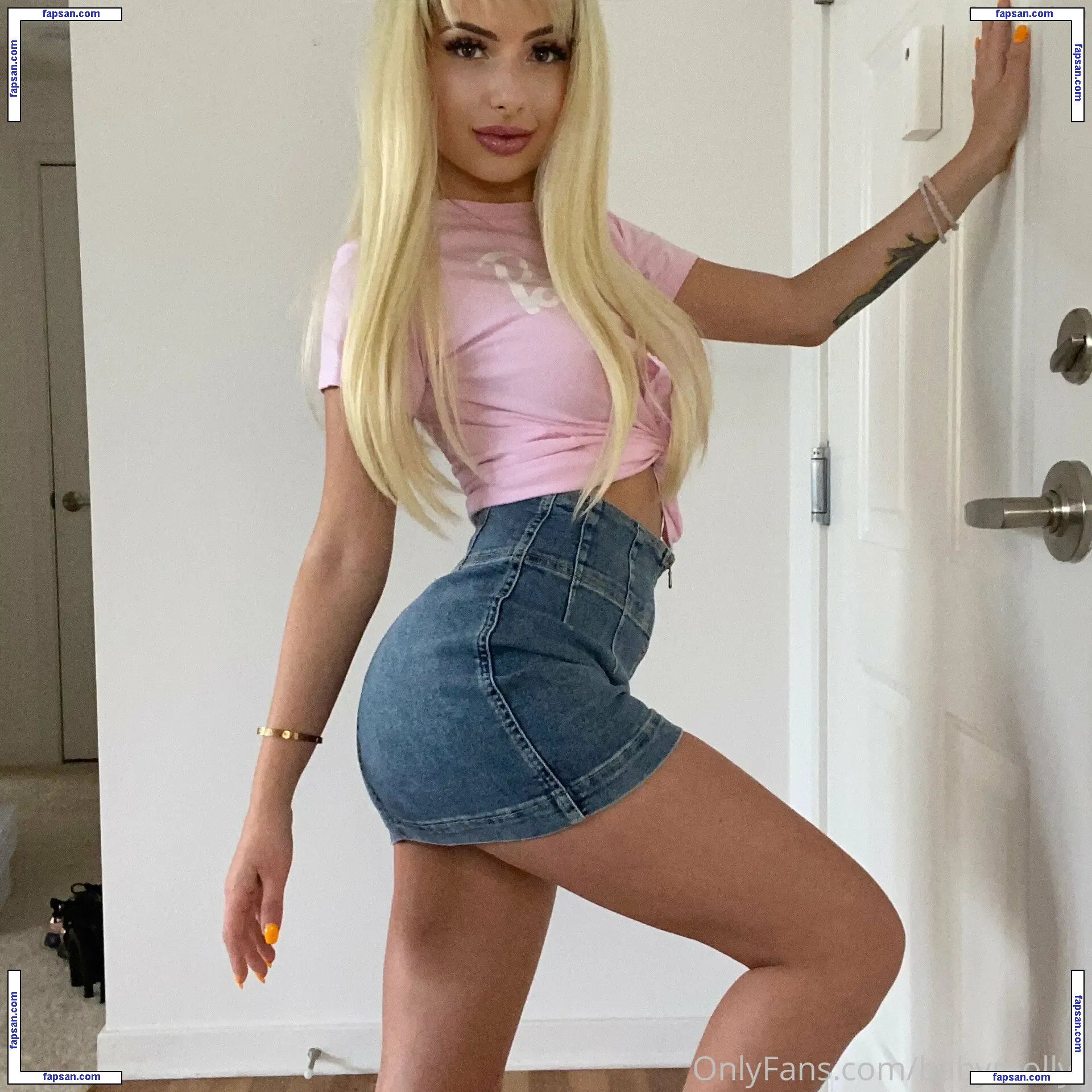 mollina_rae nude photo #0004 from OnlyFans