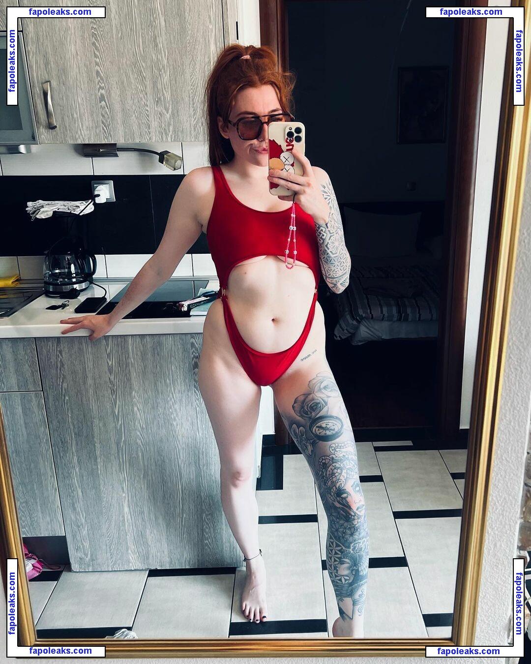 Molly Capper / mollycapper nude photo #0046 from OnlyFans