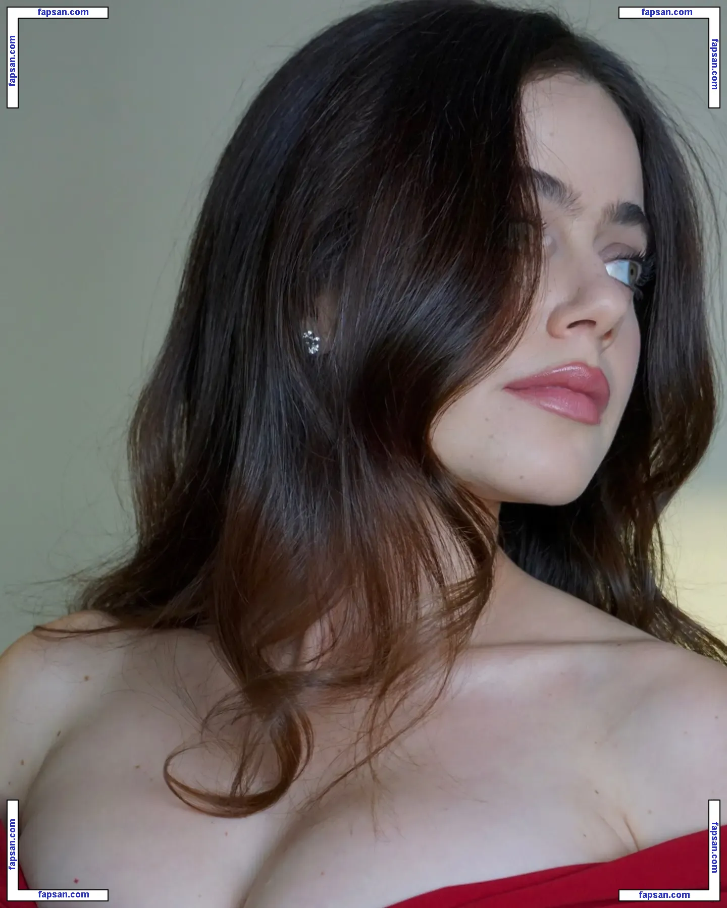 Molly Gordon nude photo #0146 from OnlyFans