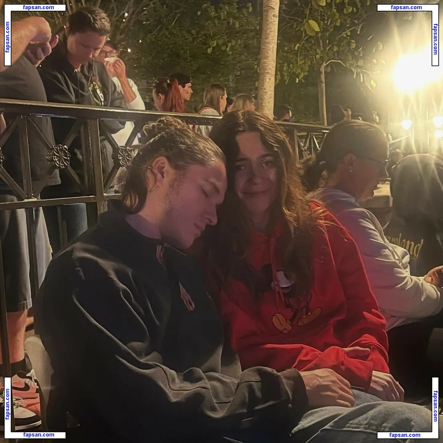 Molly Gordon голая фото #0189 с Онлифанс