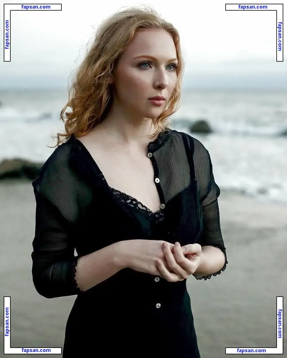 Molly Quinn / lassmolly / mollycaitlynquinn nude photo #0059 from OnlyFans