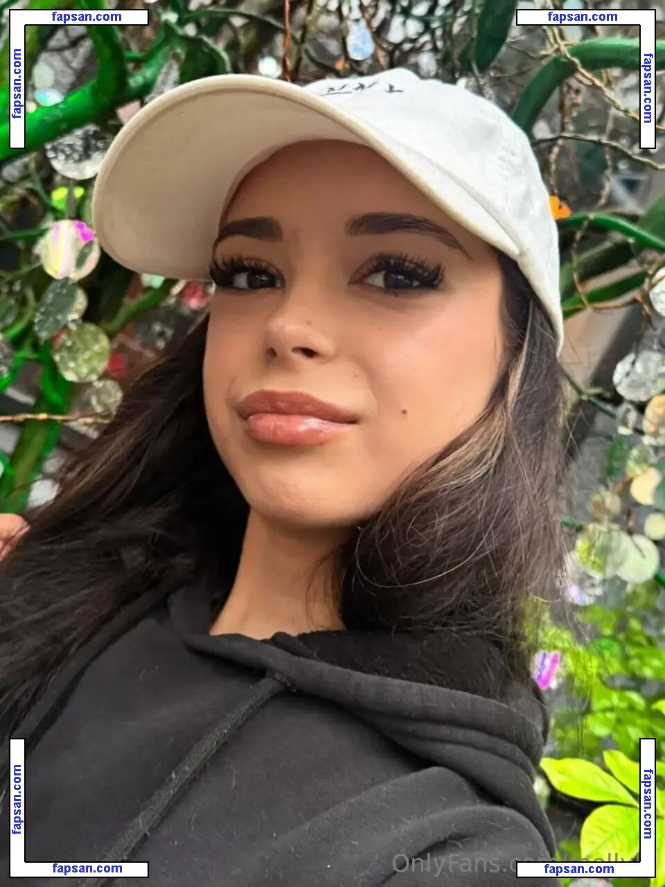 Mollylo nude photo #0031 from OnlyFans