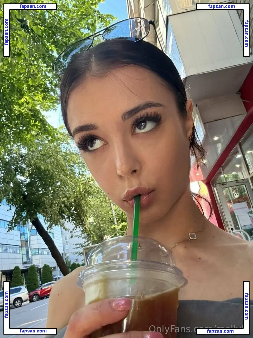 Mollylo nude photo #0033 from OnlyFans