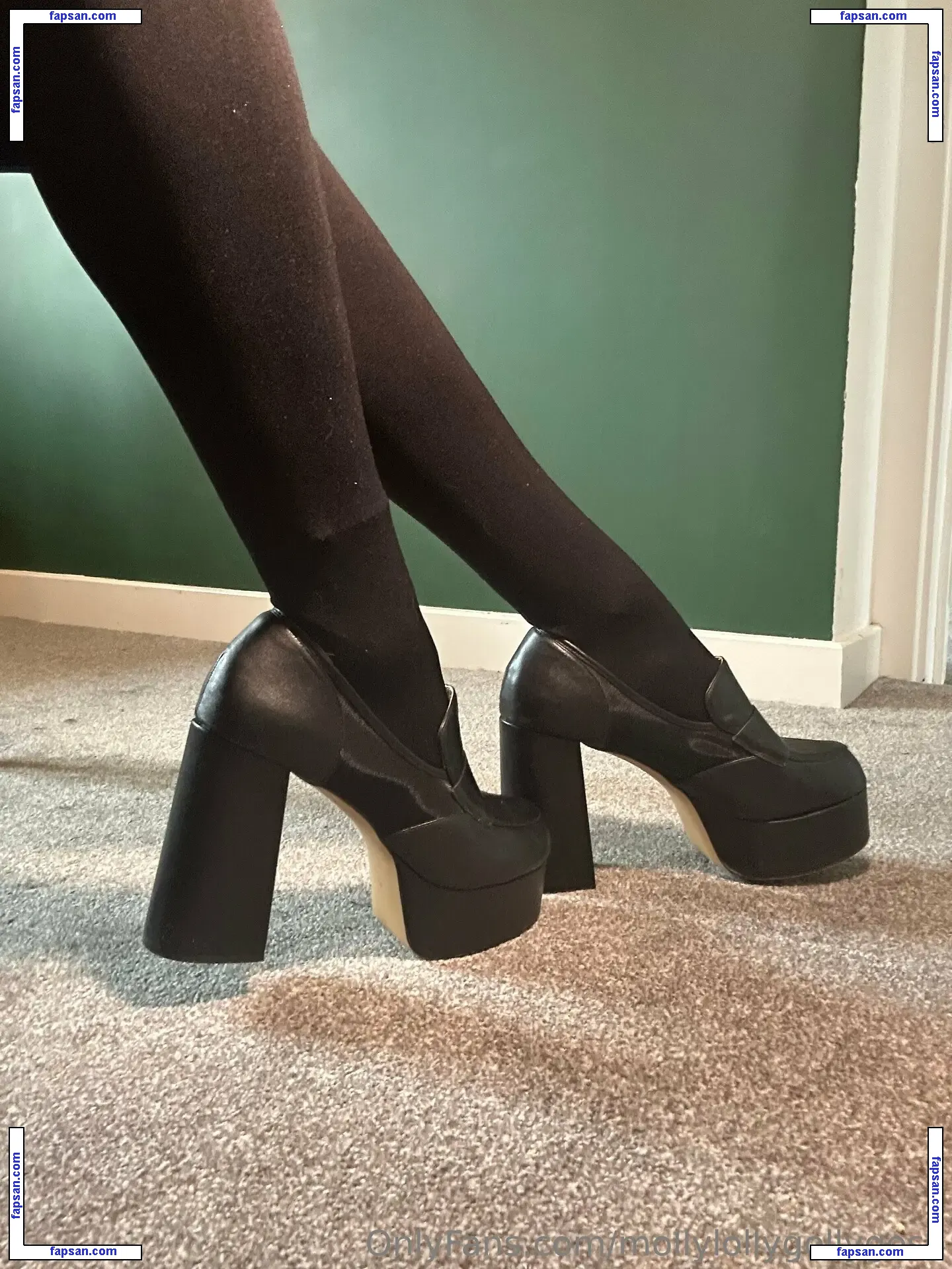 mollylollygollygosh nude photo #0001 from OnlyFans
