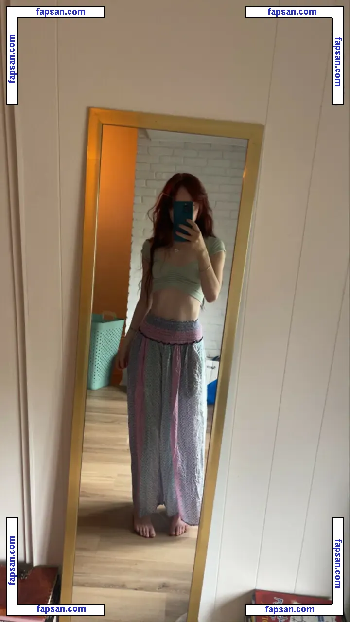 mollylovelyxx nude photo #0001 from OnlyFans