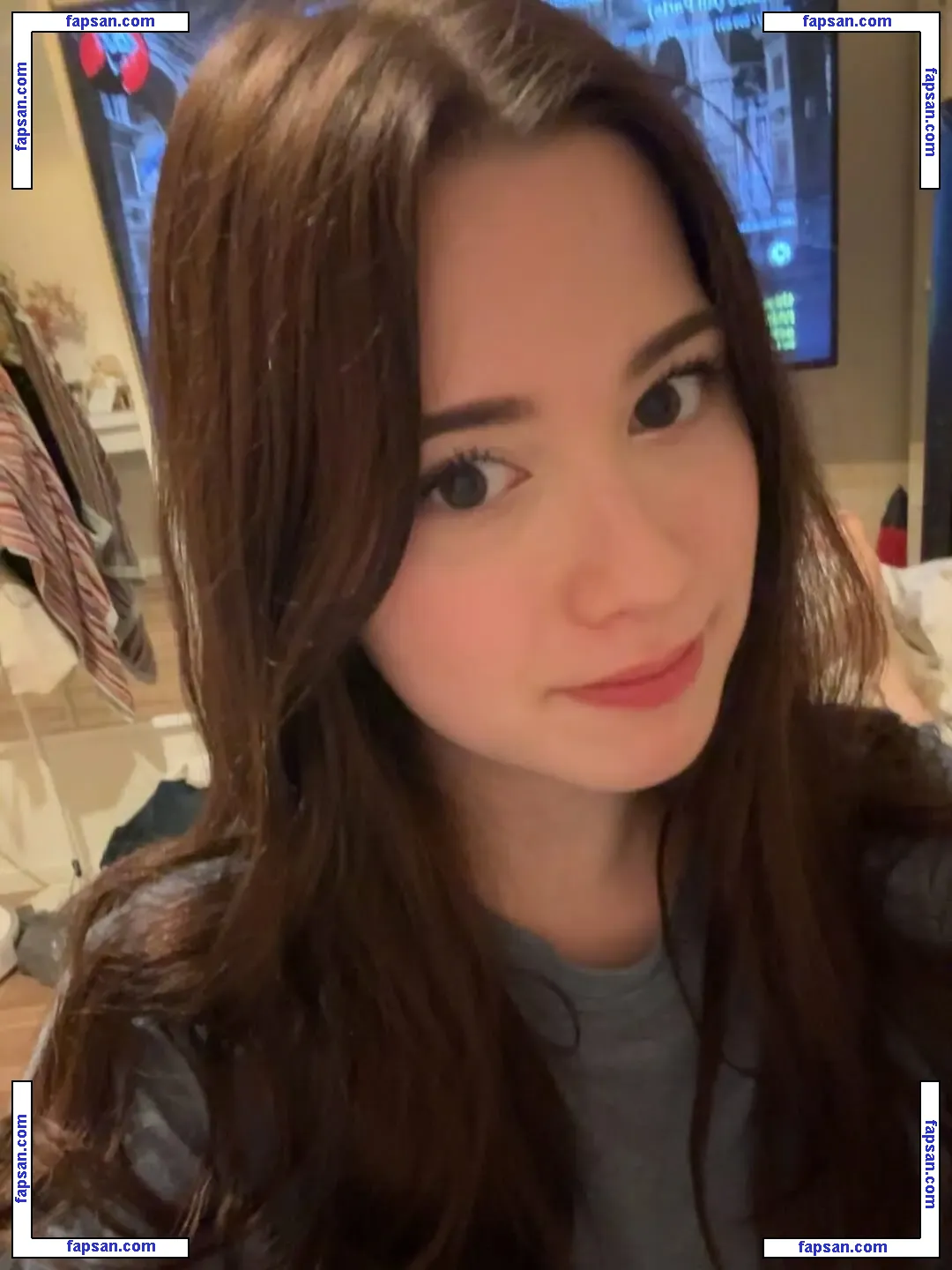 Mollyswes nude photo #0019 from OnlyFans