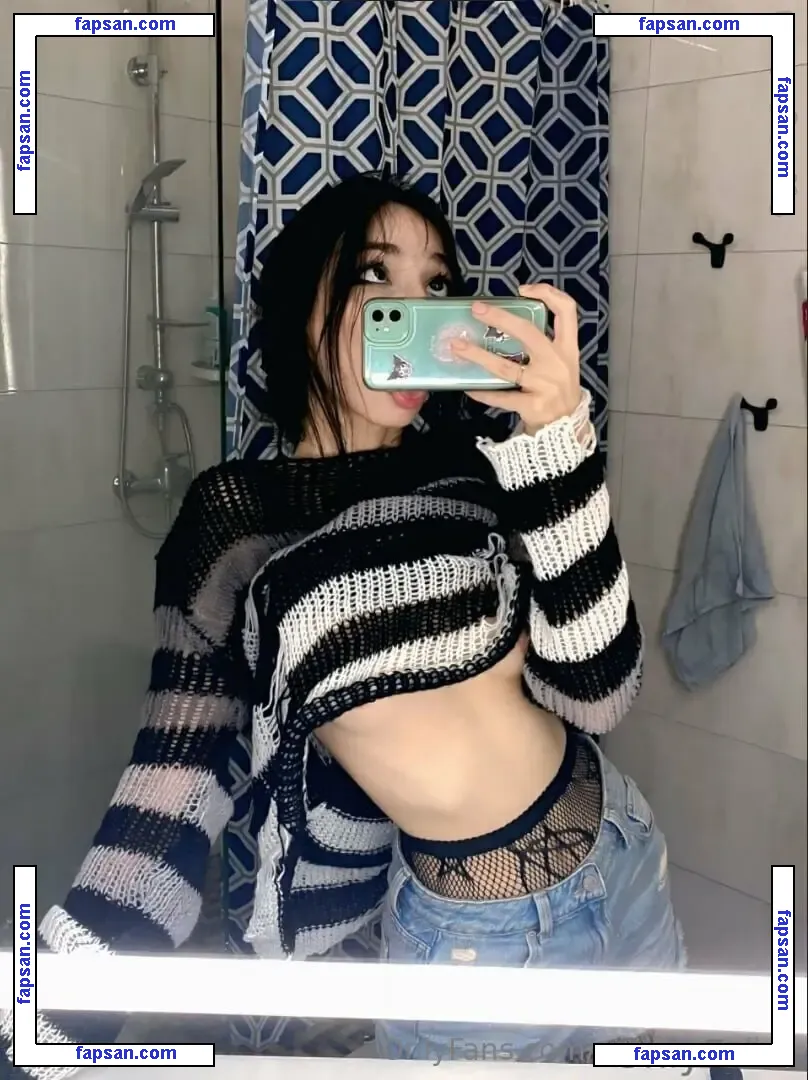 mollyy_pollyy nude photo #0054 from OnlyFans