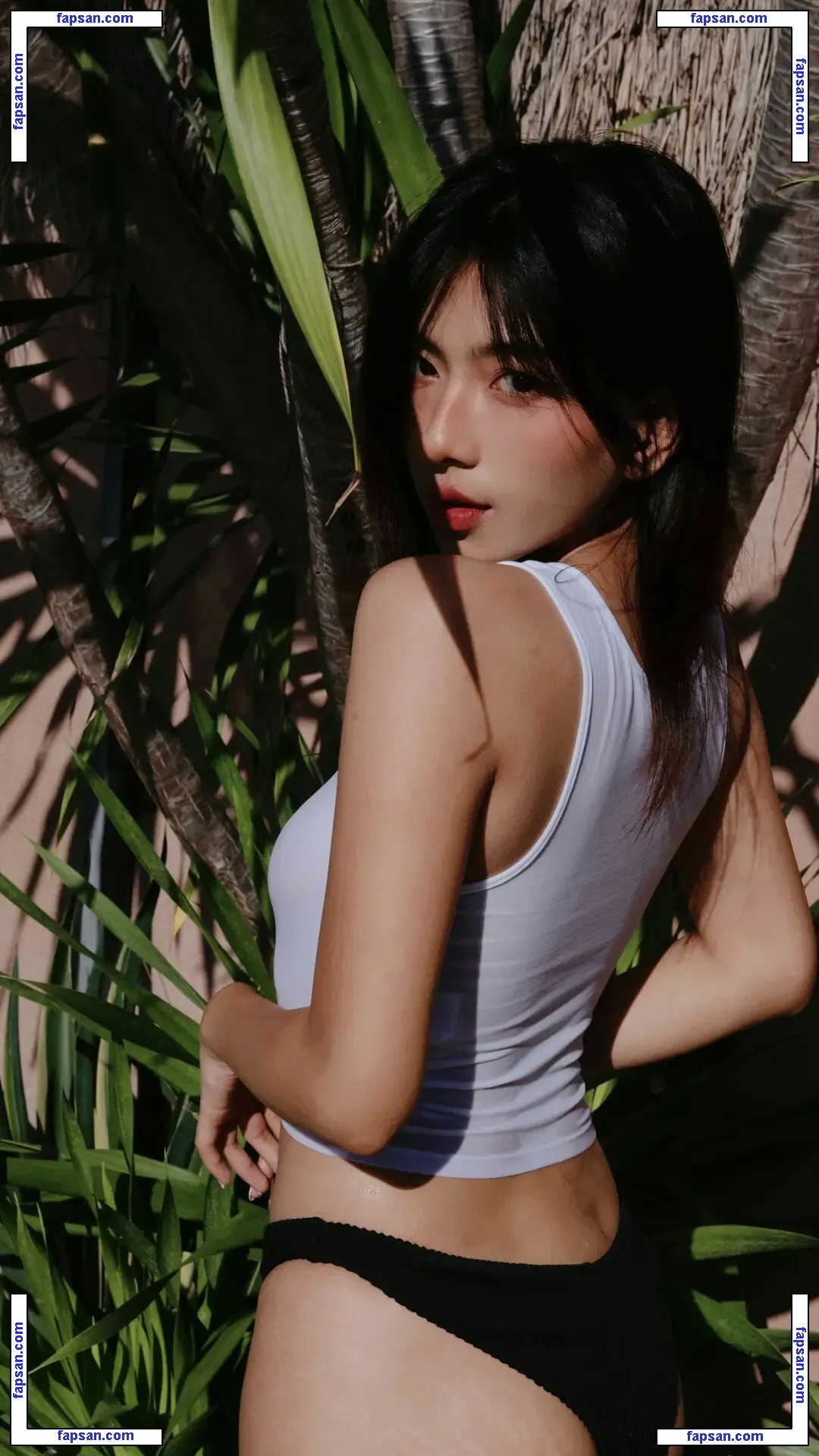 Momozaaa nude photo #0001 from OnlyFans