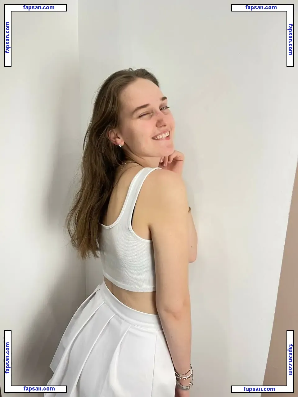 Monadail nude photo #0001 from OnlyFans