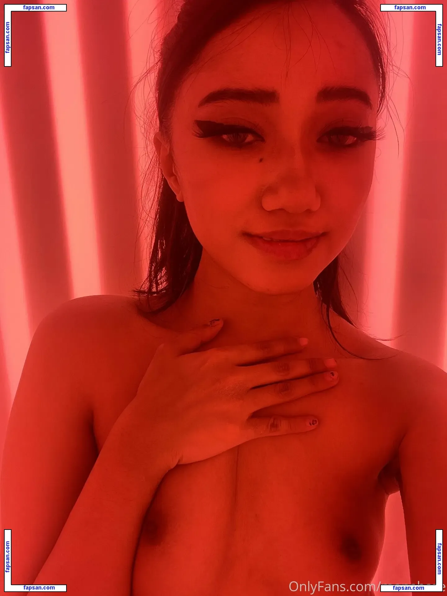 Monahazey nude photo #0001 from OnlyFans