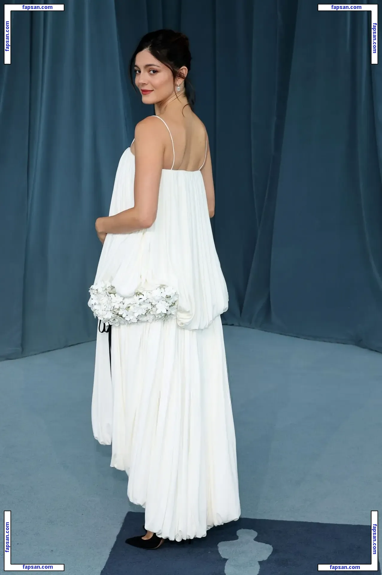 Monica Barbaro голая фото #0147 с Онлифанс