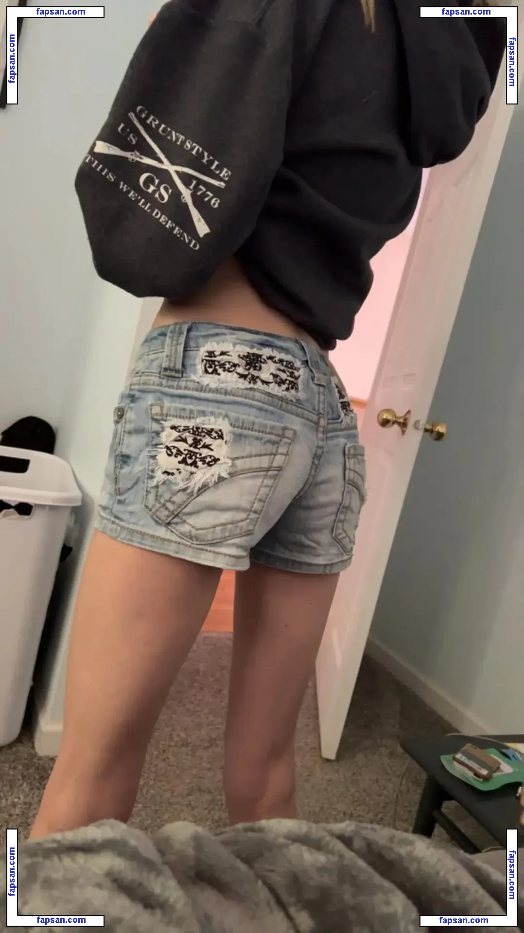 montanamykie nude photo #0007 from OnlyFans