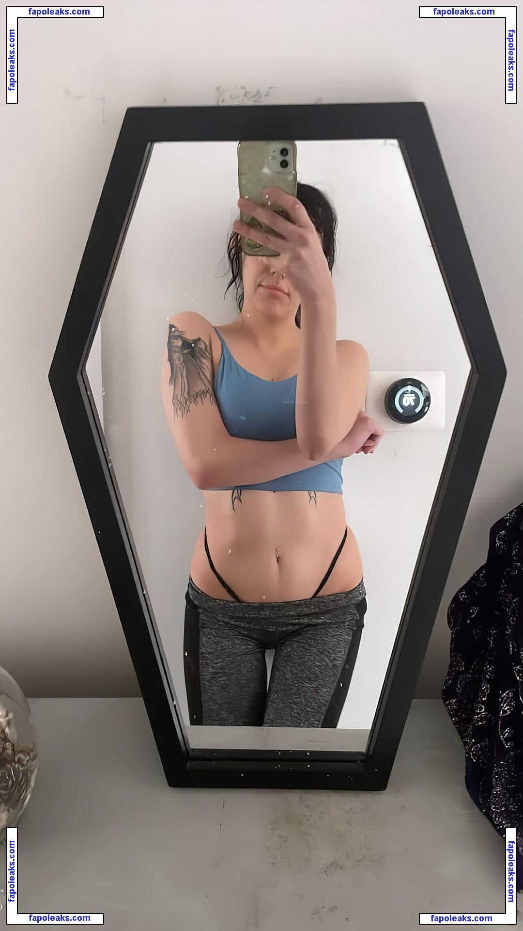 moonstreuxx nude photo #0120 from OnlyFans