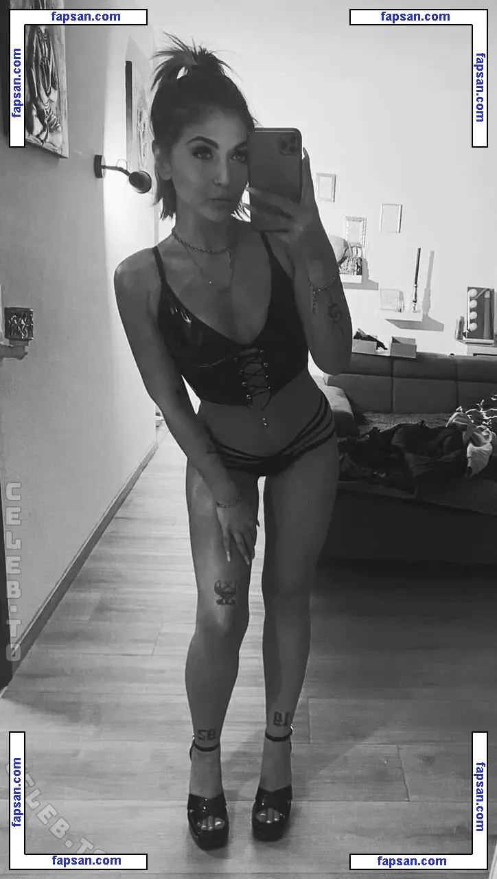 Mopsi Licious nude photo #0003 from OnlyFans