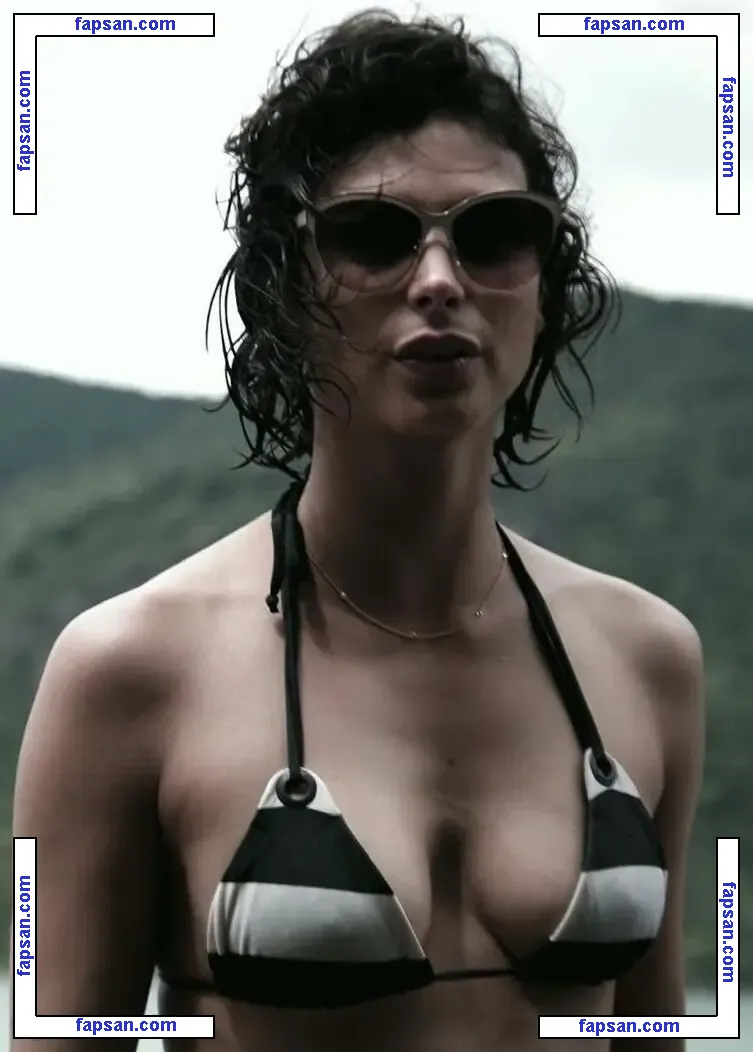 Morena Baccarin голая фото #0403 с Онлифанс