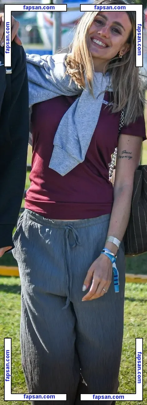 Morena Beltrán голая фото #0063 с Онлифанс