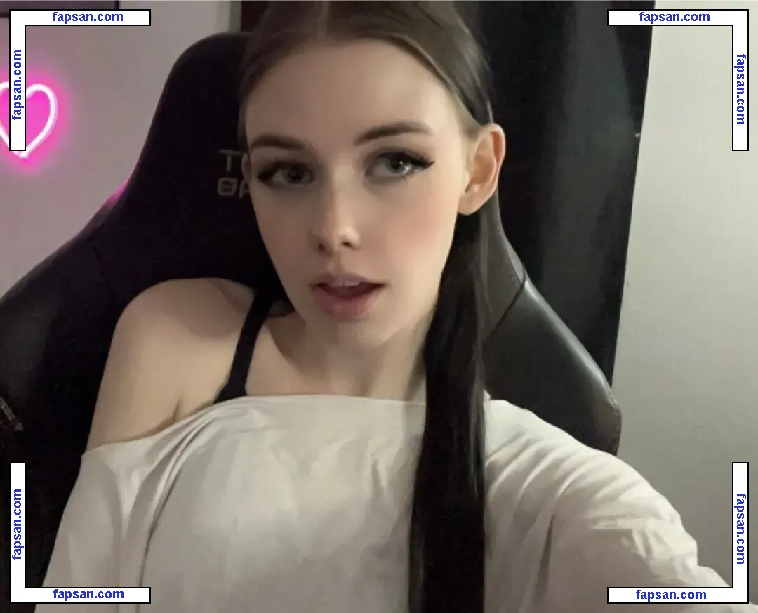 MorganMeowws nude photo #0003 from OnlyFans