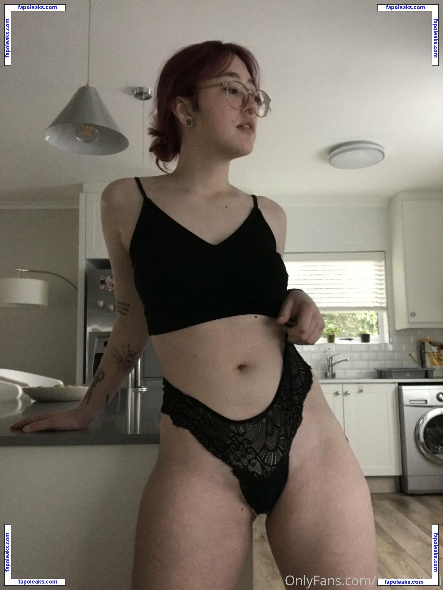 moshpitmi nude photo #0008 from OnlyFans