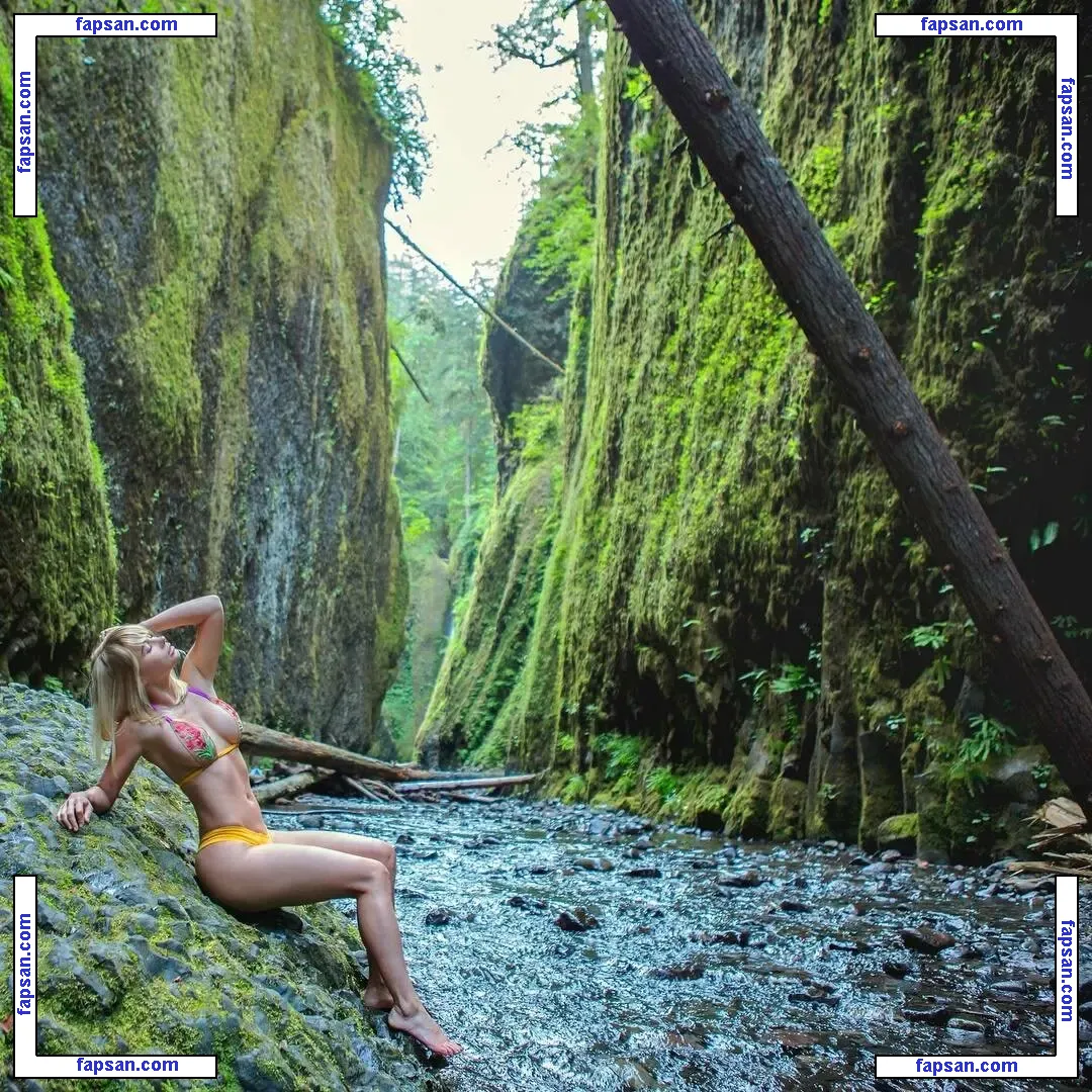 Mountain Girl Sarah nude photo #0004 from OnlyFans