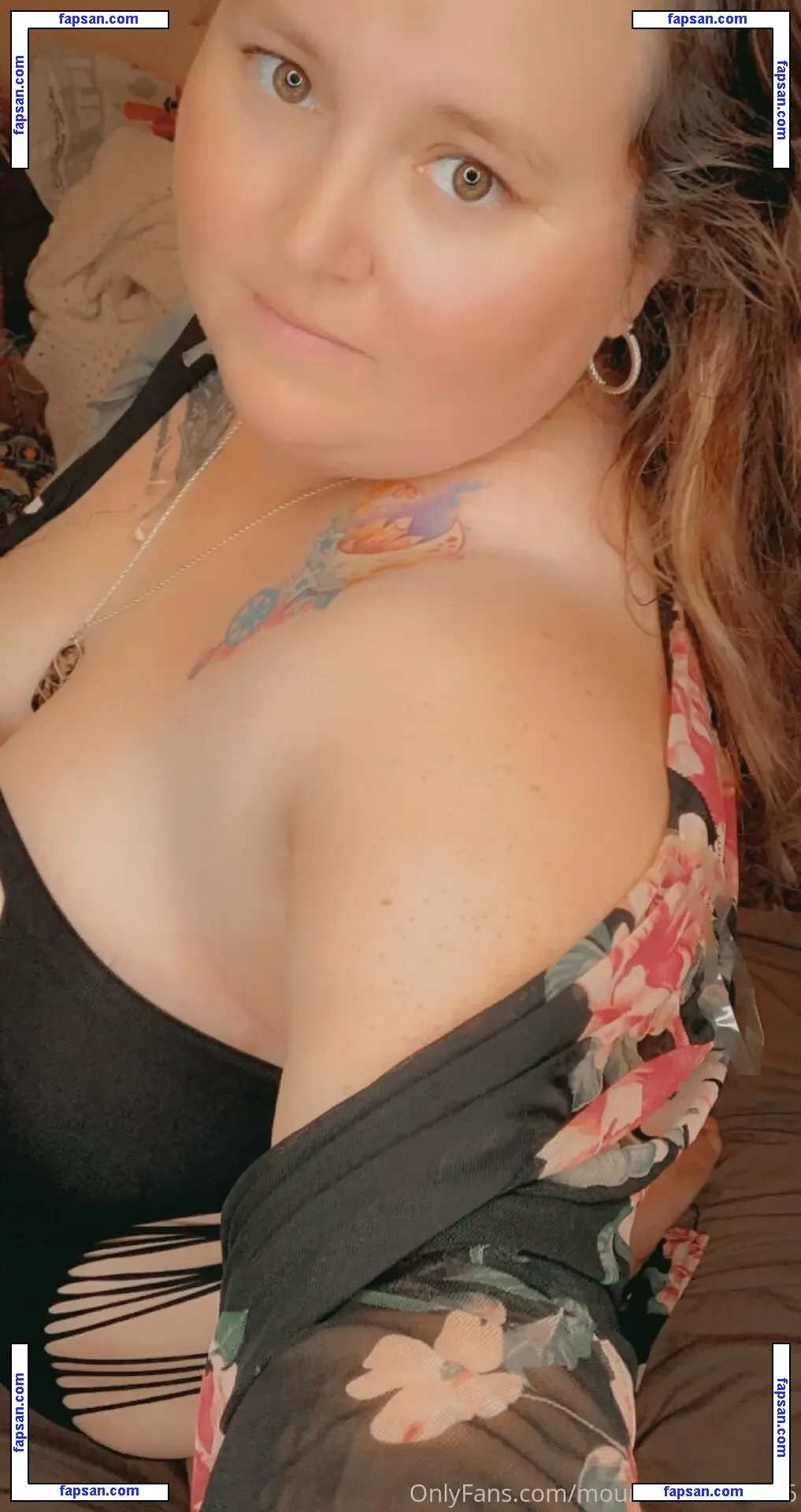 mountainmama586 nude photo #0003 from OnlyFans
