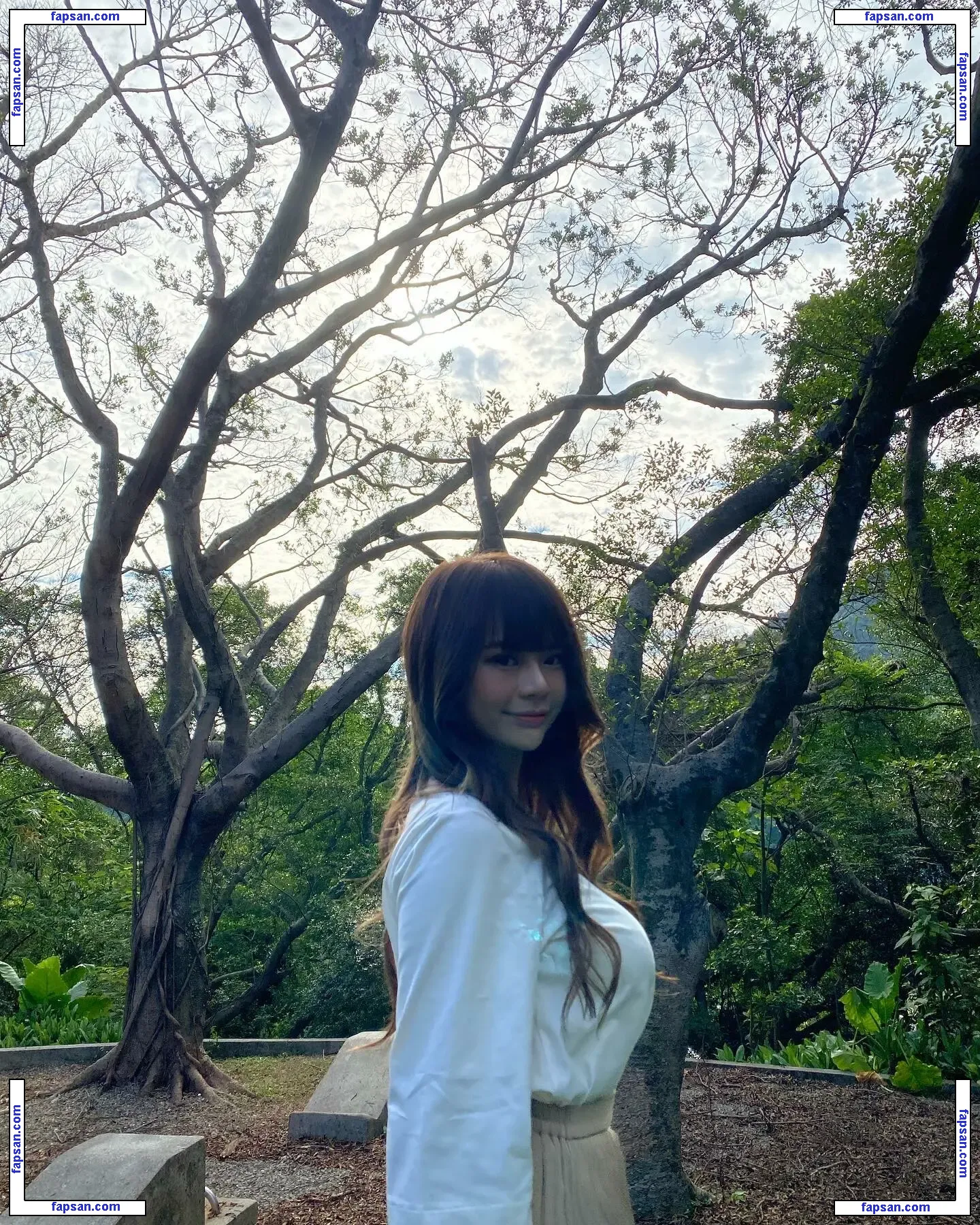 Mov19960908 nude photo #0008 from OnlyFans