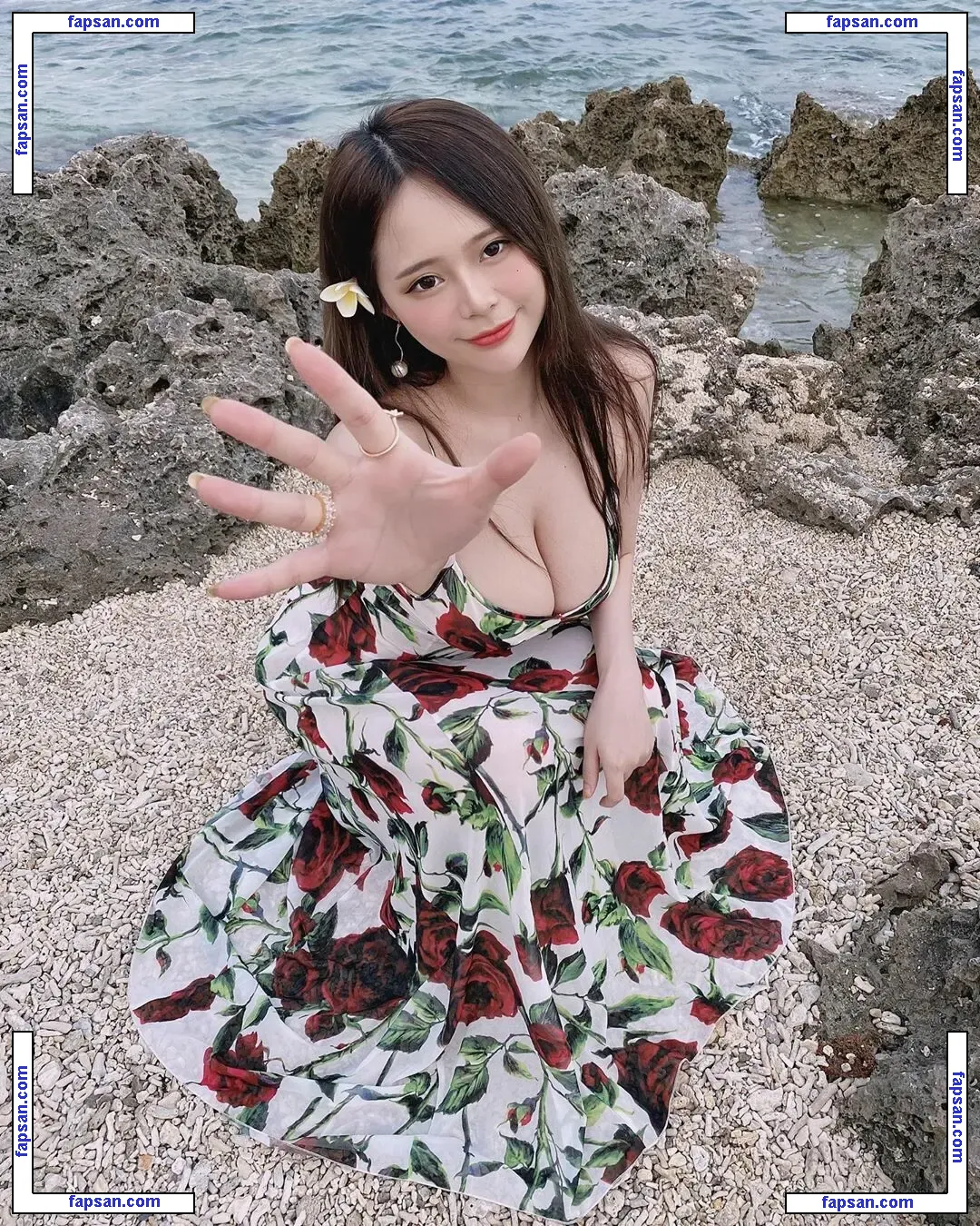 Mov19960908 nude photo #0025 from OnlyFans