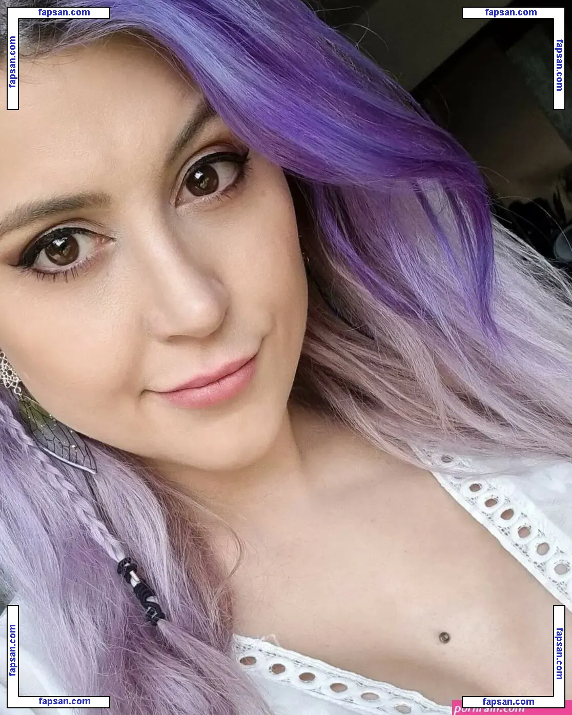 Mowky Fox nude photo #0003 from OnlyFans