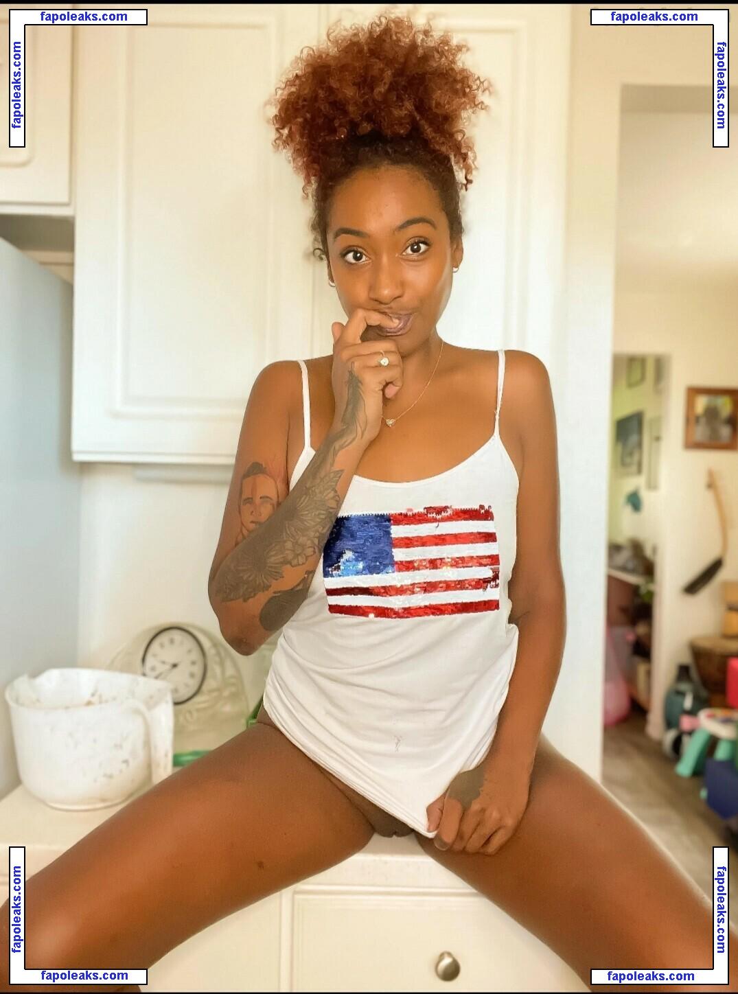 Moxie_america / Mom_of_both_2 nude photo #0005 from OnlyFans