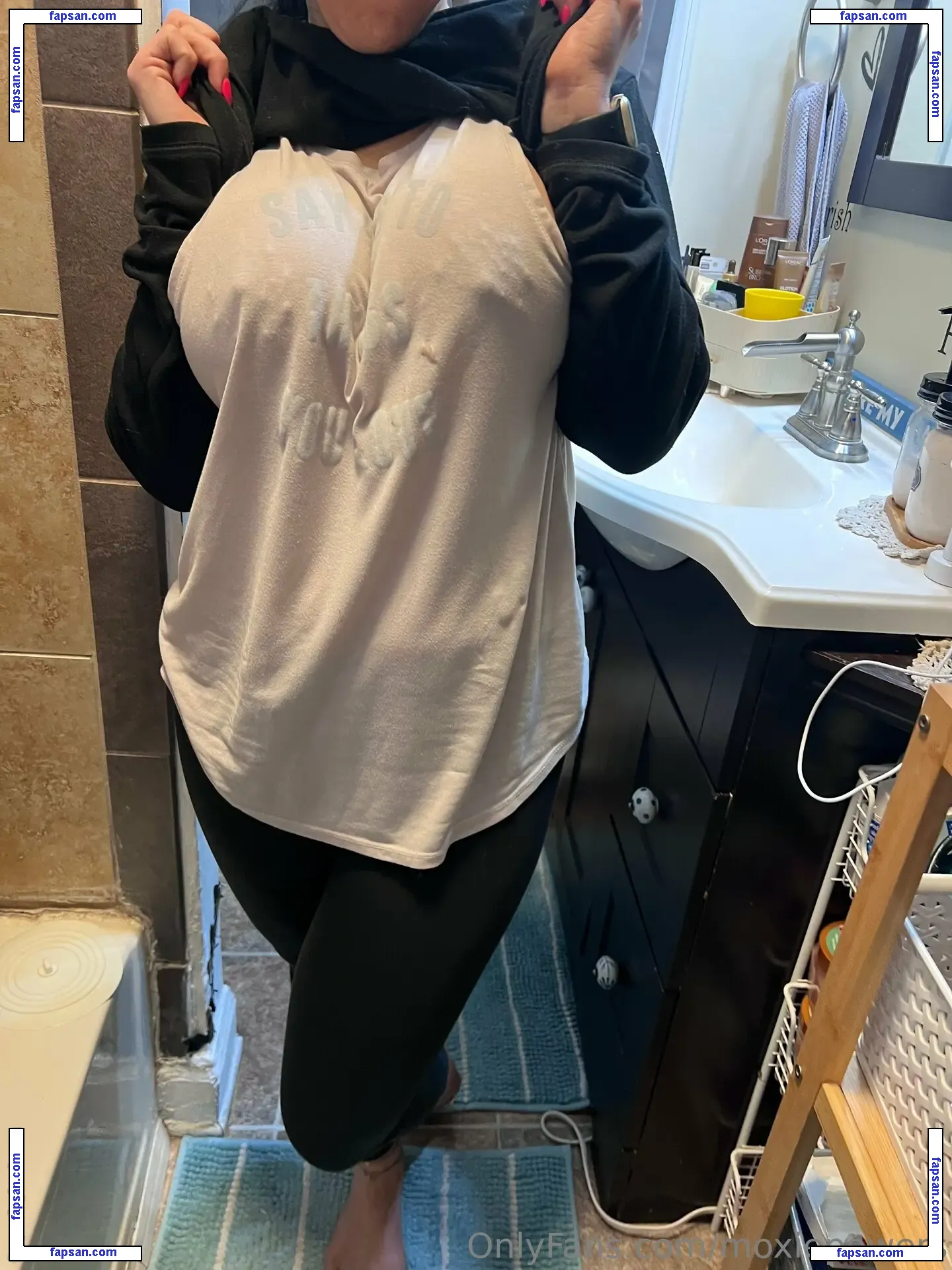 moxiepowers nude photo #0017 from OnlyFans