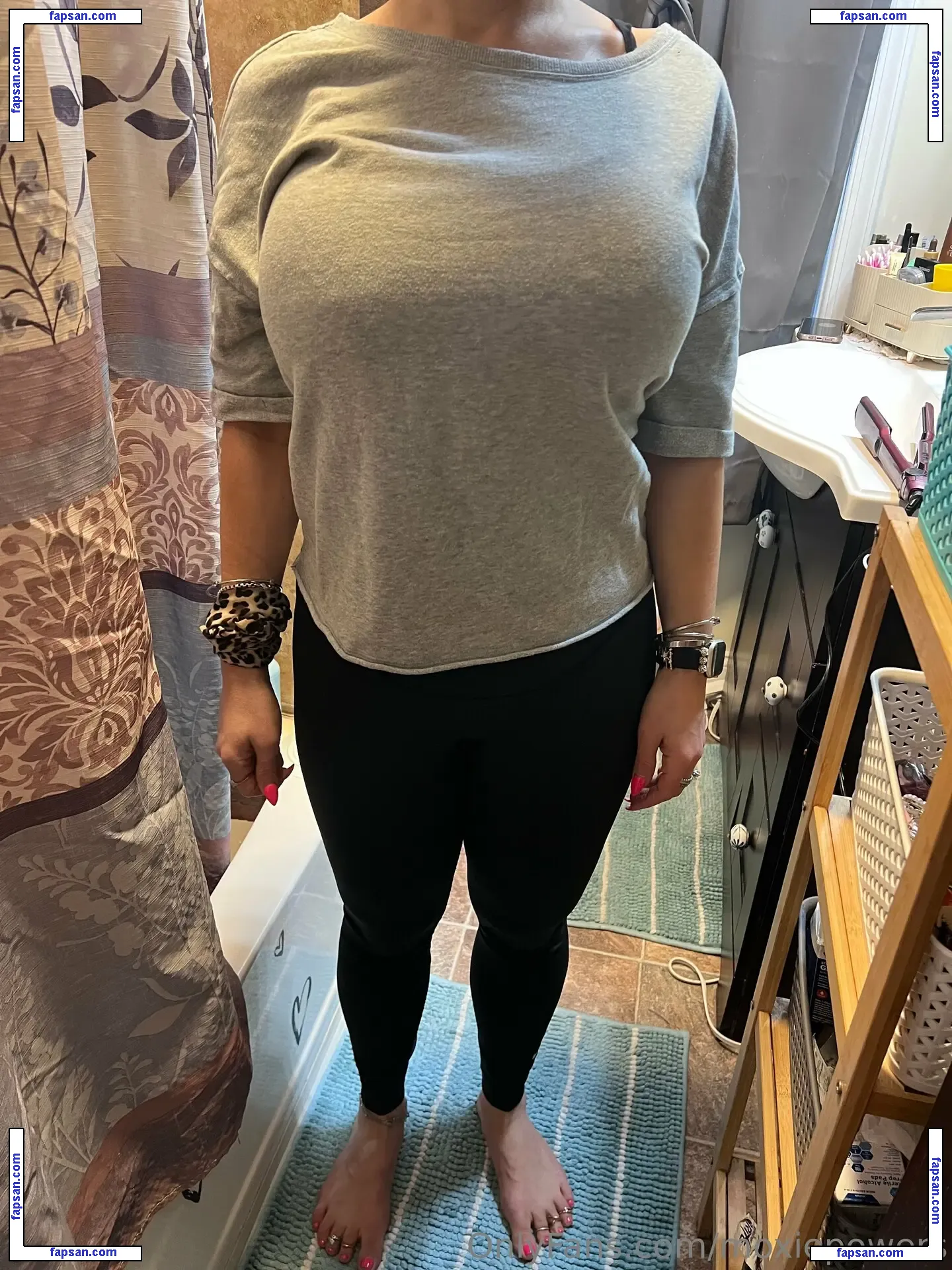 moxiepowers nude photo #0020 from OnlyFans