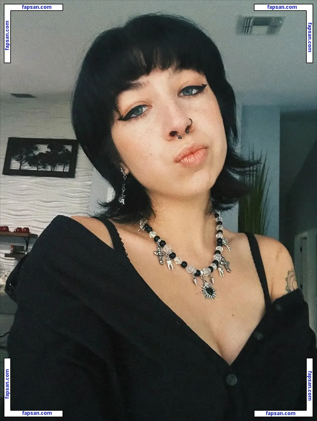 Mrizzy голая фото #0004 с Онлифанс