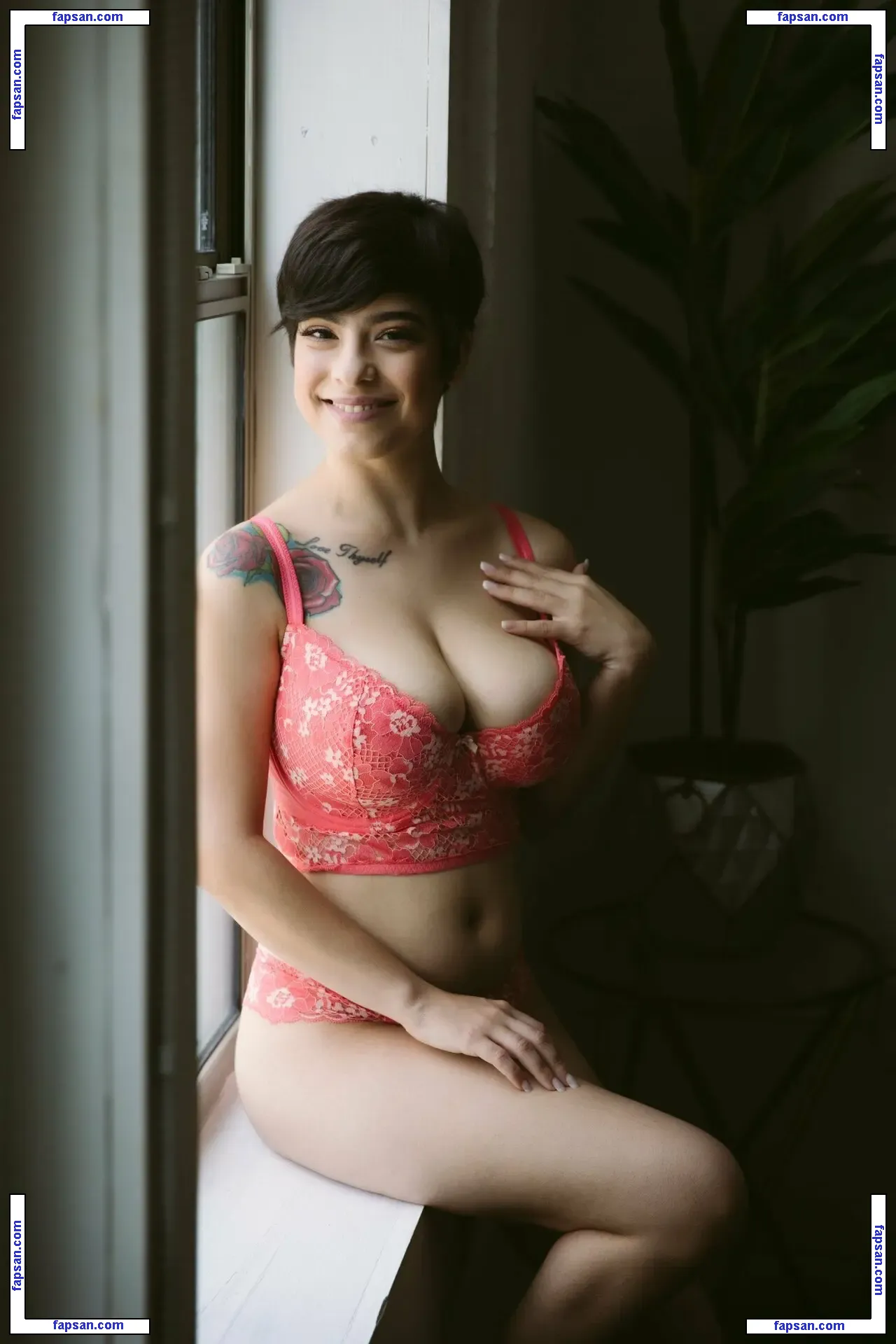 Mrs Peeny nude photo #0005 from OnlyFans