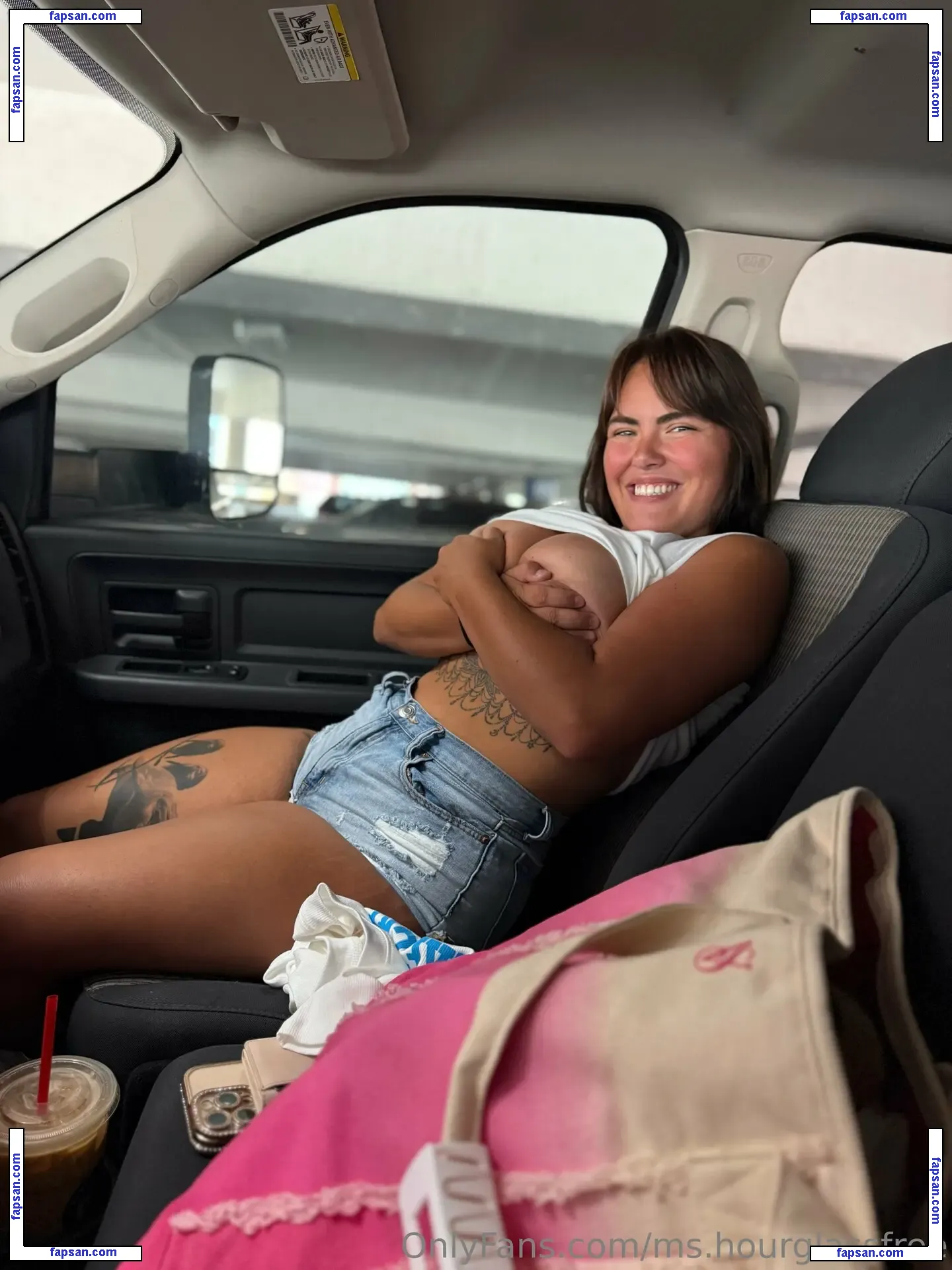 ms.hourglassfree nude photo #0017 from OnlyFans