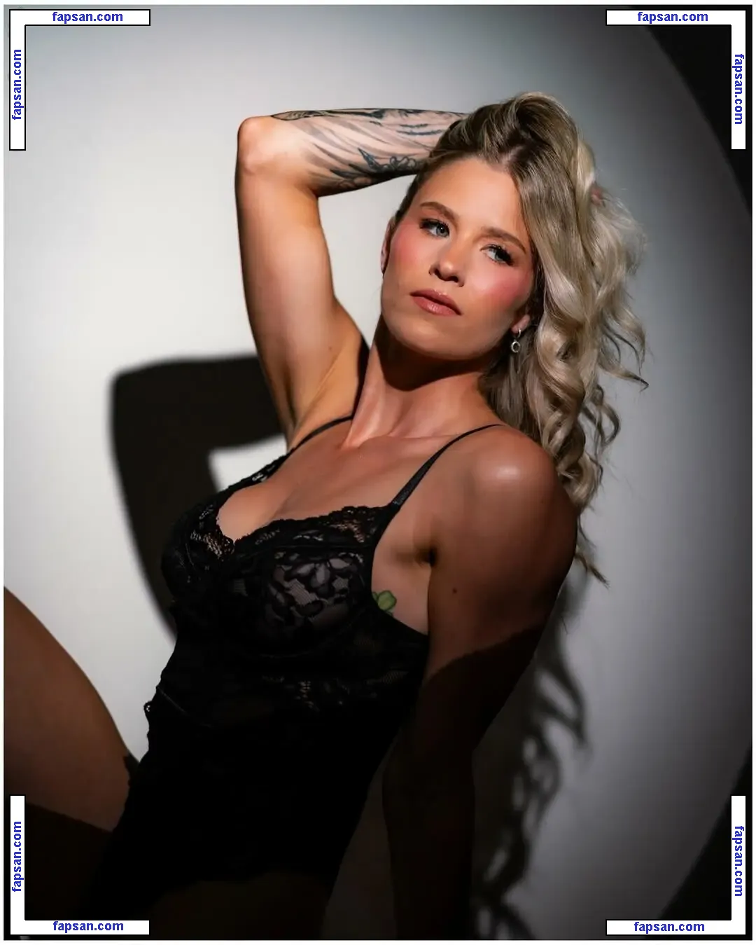 ms.lifts_ nude photo #0002 from OnlyFans