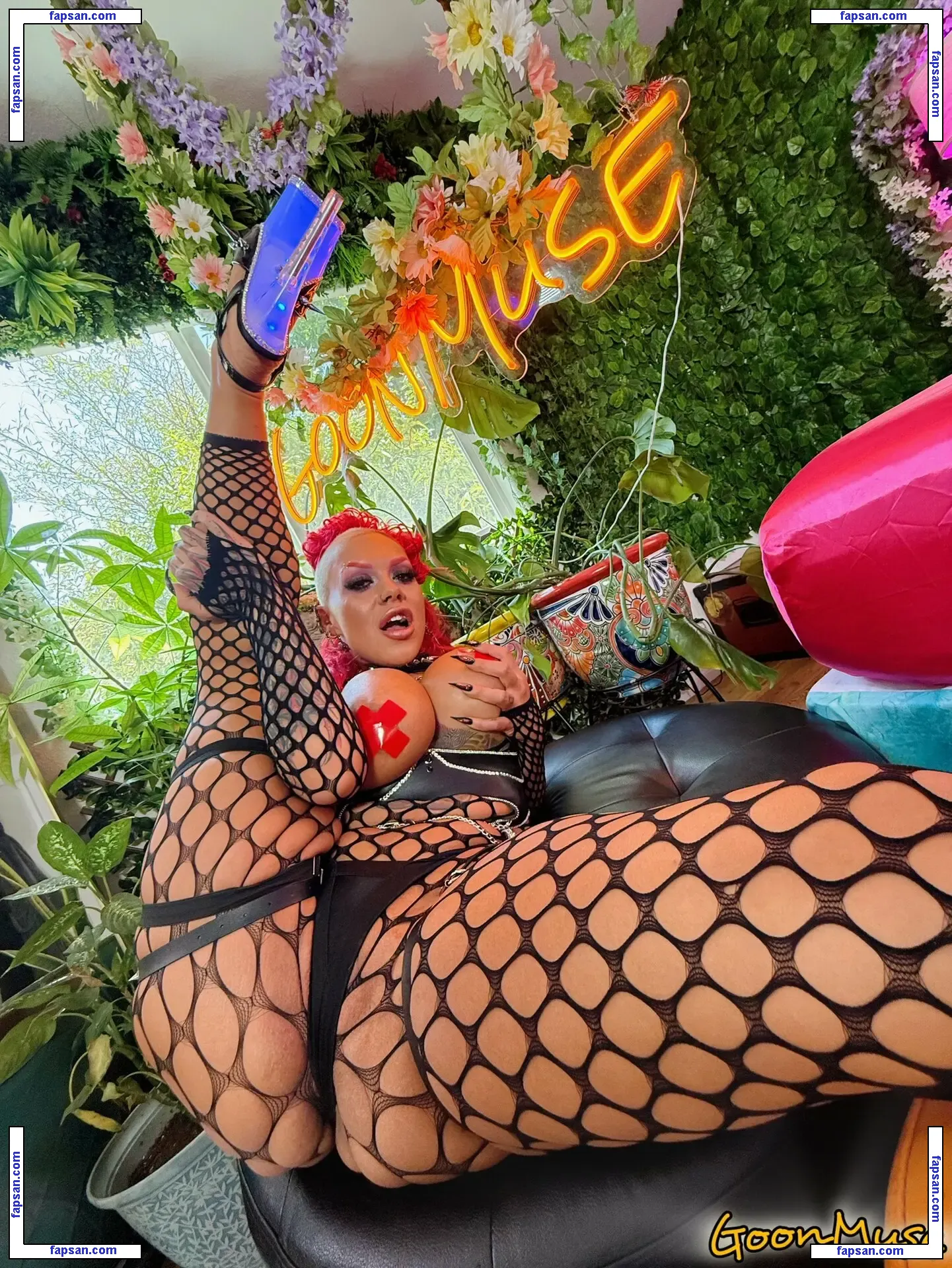 Ms. Red XXX голая фото #0041 с Онлифанс