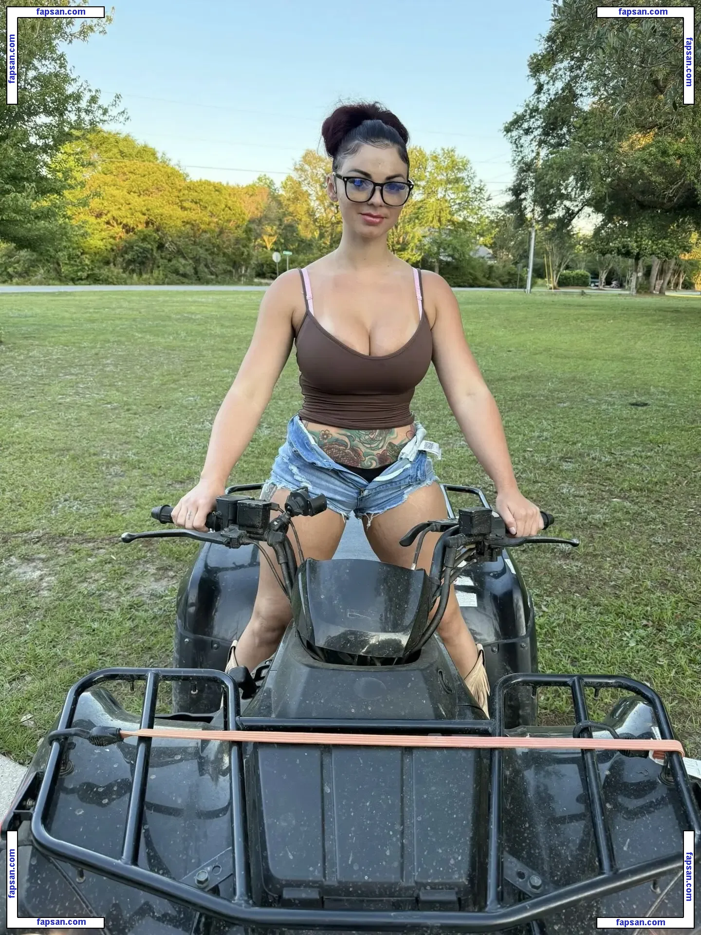 Ms Triggahappy голая фото #0003 с Онлифанс