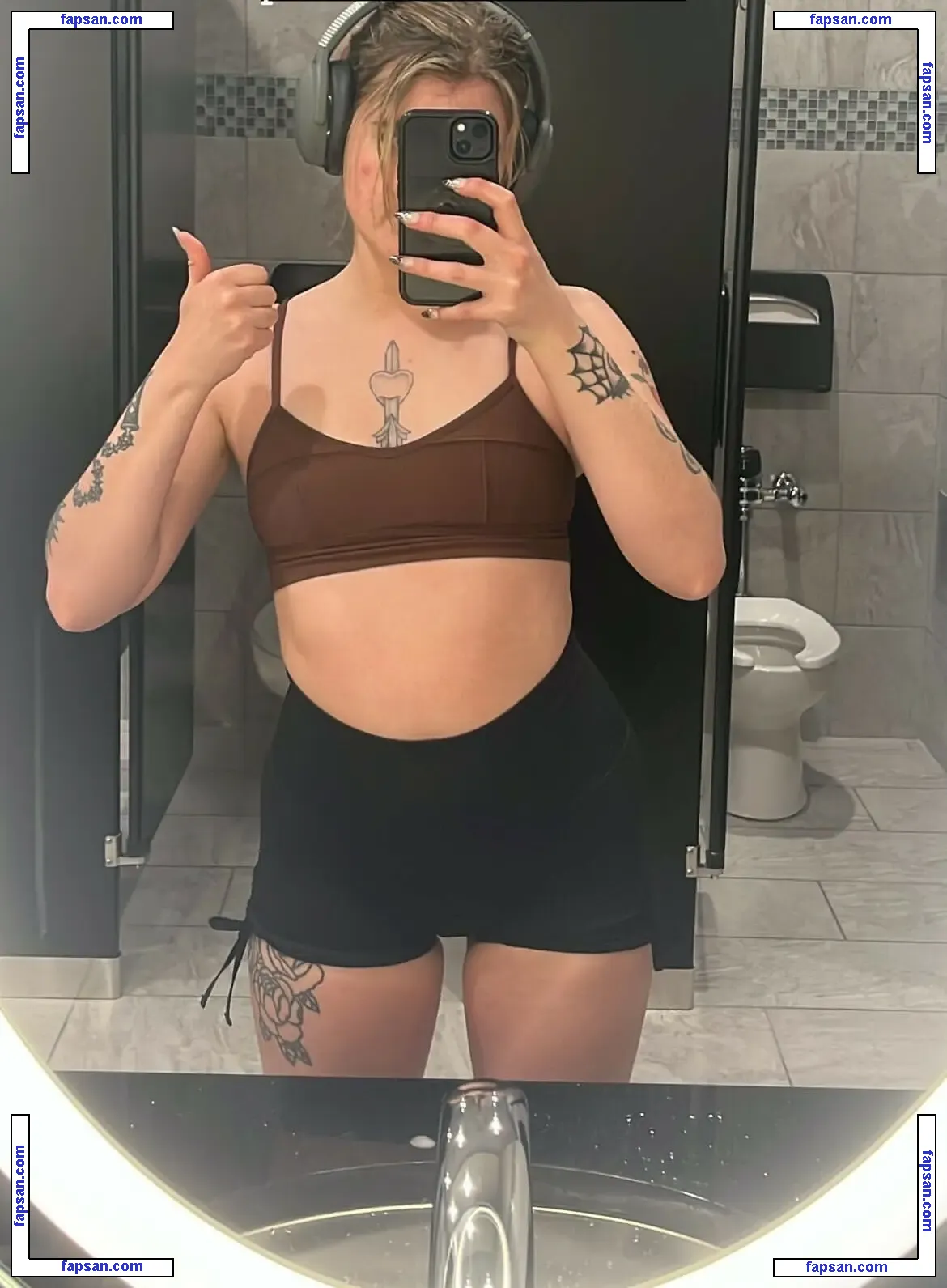 Msvioletvixxen nude photo #0009 from OnlyFans