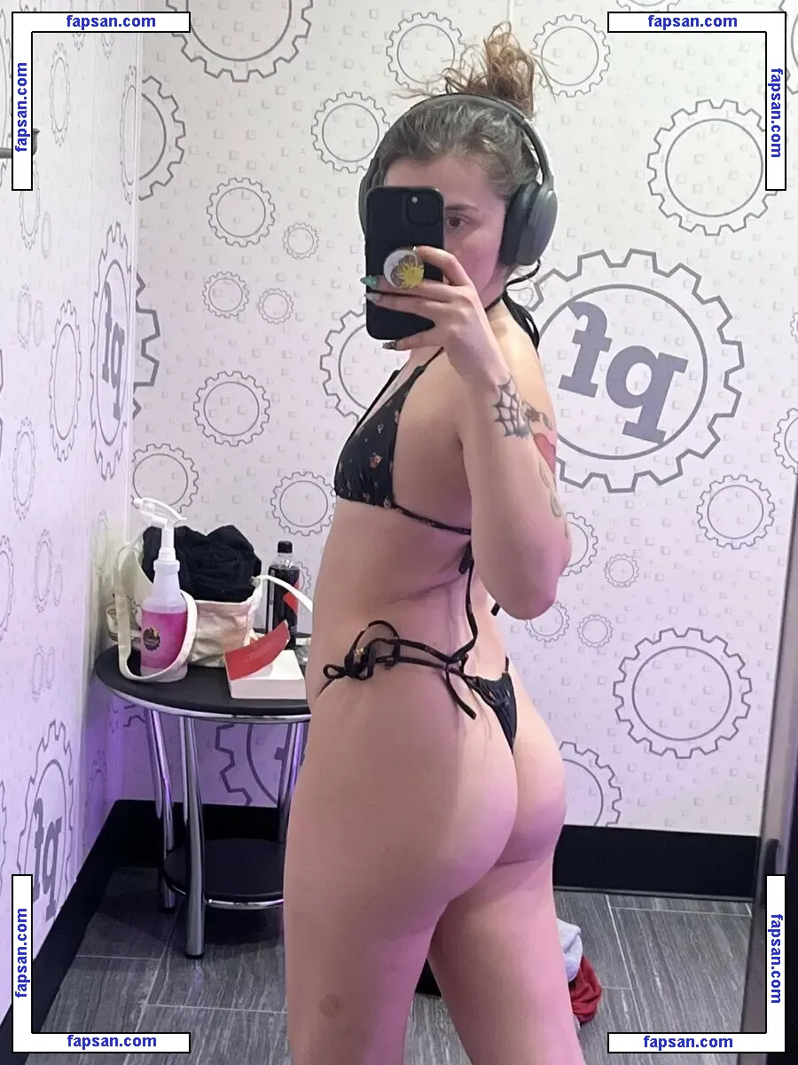 Msvioletvixxen nude photo #0021 from OnlyFans